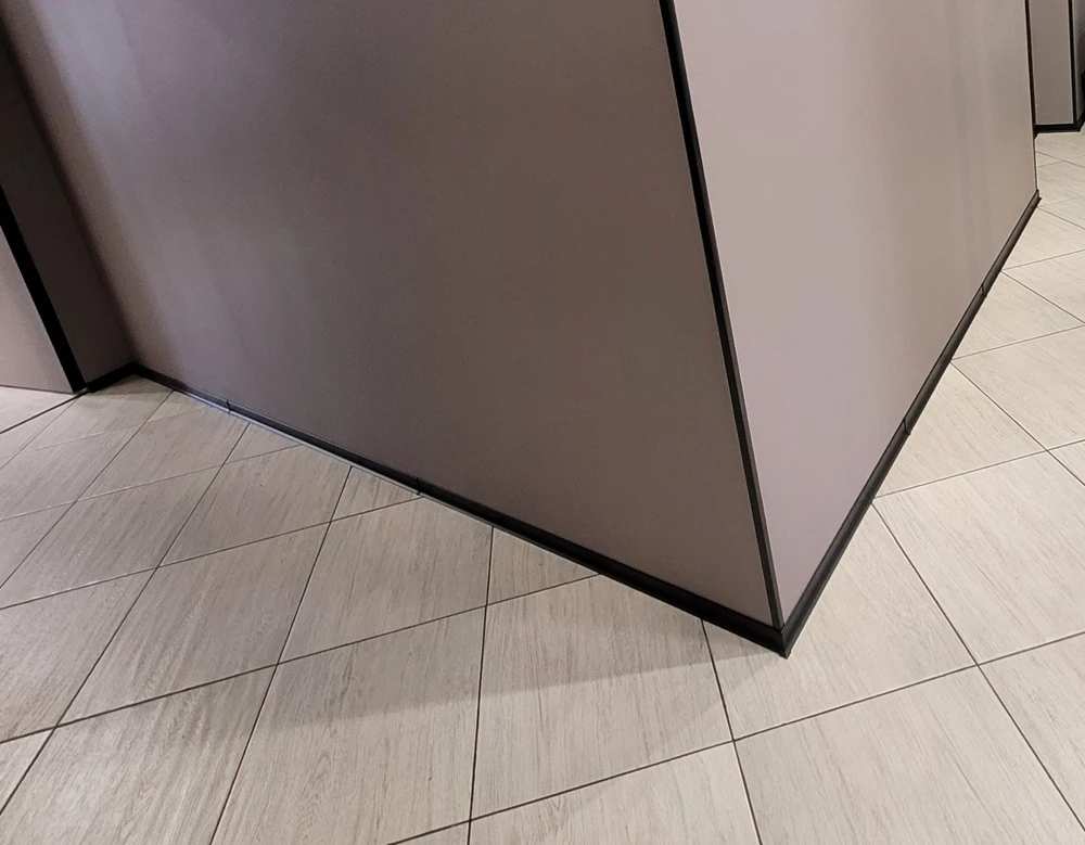 Плинтус алюминиевый 80 мм ПЛ-80 черный муар 3м